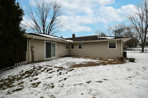 304 Robin Hl Dr, Joliet IL 60404-9676 exterior