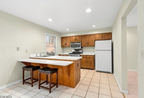 311 Carnegie Ct, Hackettstown NJ 07840-1695 exterior