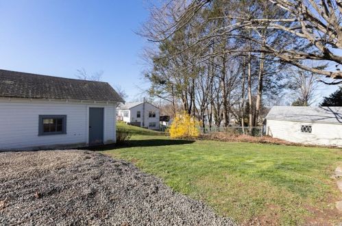 168 Montowese Ave, North Haven CT 06473-3806 exterior