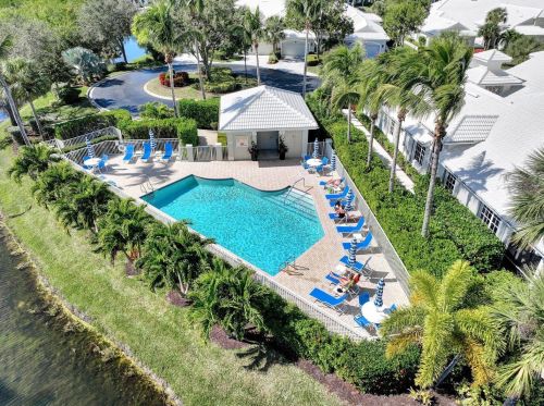 4522 Cardinal Cove Ln, Naples FL 34114-9487 exterior