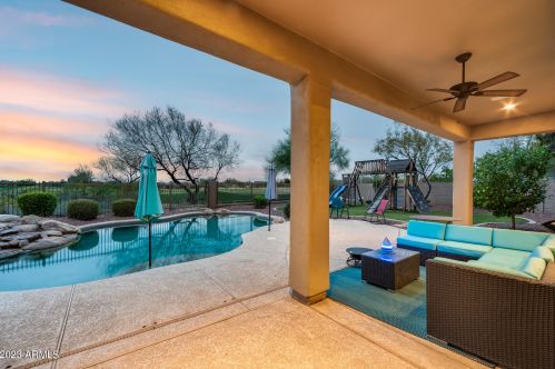 22034 55th St, Phoenix AZ  85054-7150 exterior