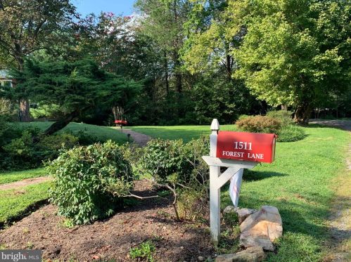 1511 Forest Ln, Mc Lean VA  22101-3315 exterior