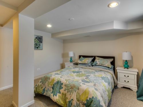 2529 Charleston St, Chicago IL 60647-4111 exterior