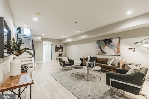 429 Lemonte St, Philadelphia PA 19128-4534 exterior