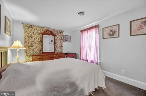 987 Baltimore St, Hanover PA  17331-4413 exterior