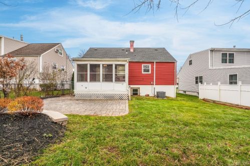 49 Jefferson St, Metuchen, NJ 08840-2841