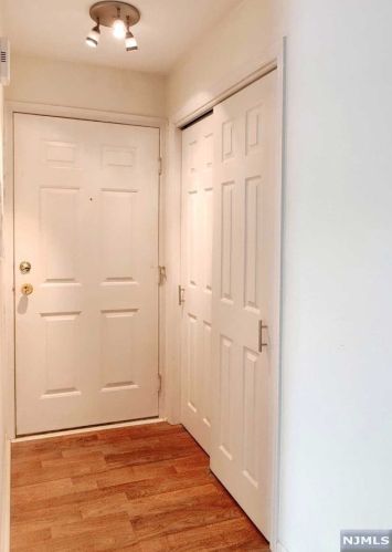 1412 Faulkner Ct, Mahwah NJ  07430-3483 exterior