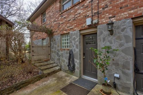 2476 Jefferson Ter, Atlanta GA  30344-2743 exterior