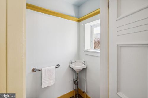 2322 Delancey Pl, Philadelphia PA 19103-6407 exterior