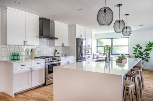 4045 Cedar Bayou Dr, Dallas TX  75244-7220 exterior