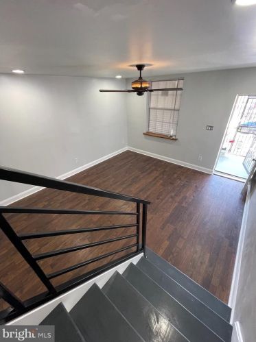 4037 8th St, Philadelphia PA 19140-2233 exterior