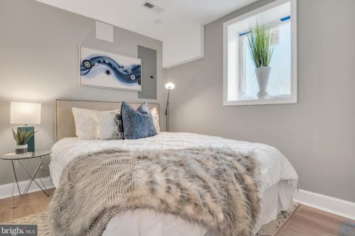 456 Burbank St, Washington DC 20019-4229 exterior