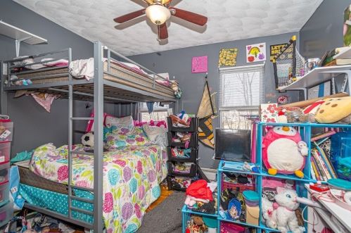 327 Middlesex St, North Andover MA 01845-3438 exterior