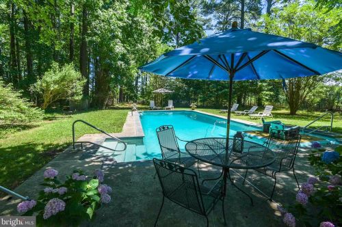 8377 Bozman Neavitt Rd, Saint Michaels MD 21663-2460 exterior