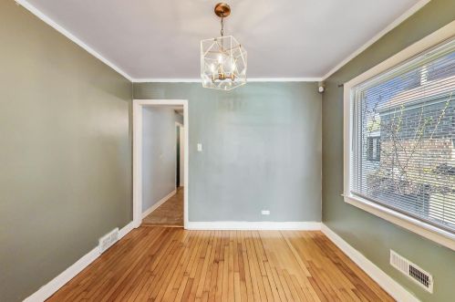 8908 Dorchester Ave, Chicago IL 60619-7005 exterior