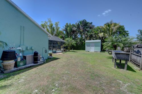 5967 Baylor Ave, Fort Pierce FL 34986-3634 exterior