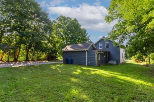 1414 Hartford Pike, Killingly CT 06241-1533 exterior