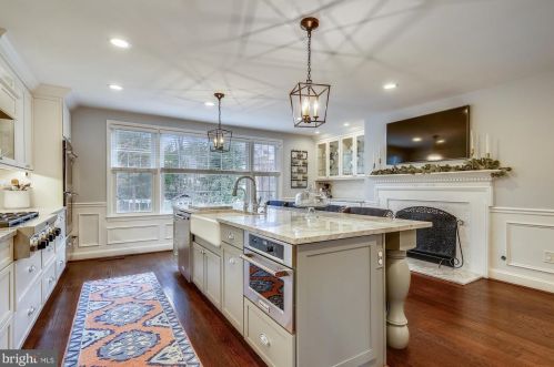 6316 Barrister Pl, Alexandria VA 22307-1214 exterior