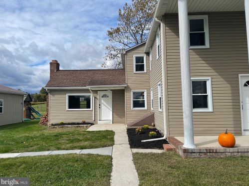 998 Plunkert Rd, Littlestown PA 17340-9643 exterior