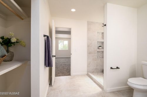 8257 Beverly St, Tucson AZ  85710-5931 exterior