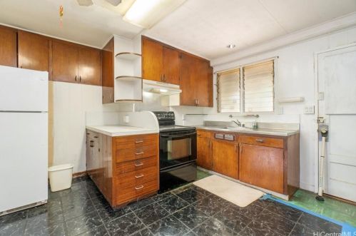 2011 Lime St, Honolulu HI 96826-5904 exterior