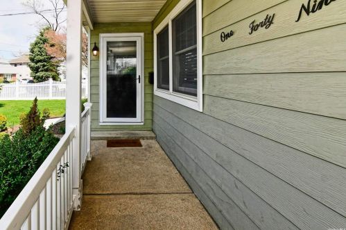 149 Haig Rd, Valley Stream, NY 11581-3402