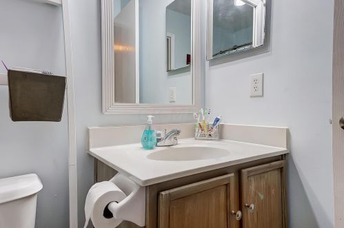 2227 Frst Rdg Dr, Hebron OH 43025-8000 exterior