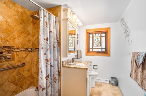 1515 Fern Ave, Duluth MN 55805-1133 exterior