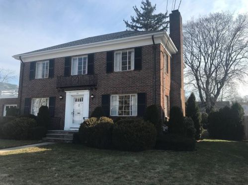 103 Jastram St, Providence, RI 02908-3406