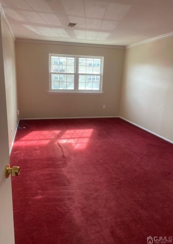 464 College Dr, Edison NJ  08817-5951 exterior