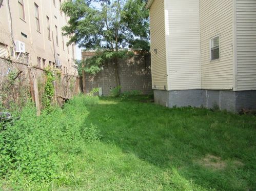 8 Stebbins St, Springfield MA 01109-4217 exterior