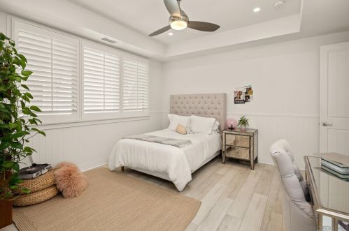 712 Ave, San Diego CA 92118-1716 exterior