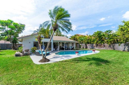 21176 Escondido Way, Boca Raton FL  33433-2505 exterior