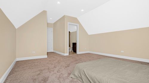 3935 Drake Ave, Chicago IL 60618-2219 exterior