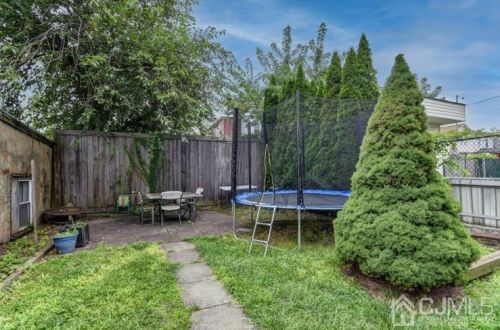 297 Sutton St, Perth Amboy NJ 08861-3332 exterior