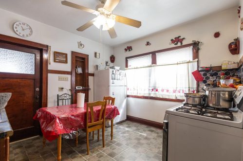 1570 Oklahoma Ave, Milwaukee WI 53207-2939 exterior