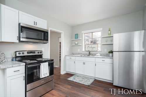 3237 6th St, Meskegon MI  49444-2845 exterior