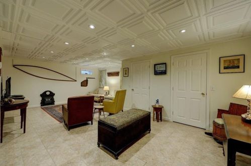 243 Transit St, Providence RI 02906-1023 exterior