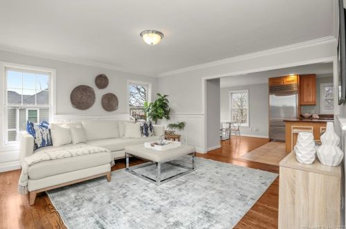 80 Indian Harbor Dr, Greenwich CT 06830-7148 exterior