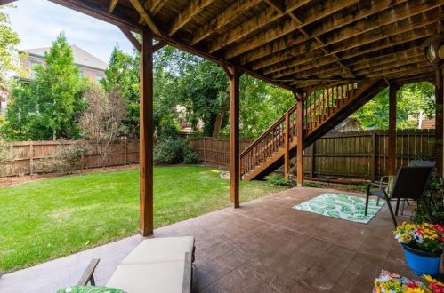 1110 Francis St, Atlanta GA 30318-5322 exterior