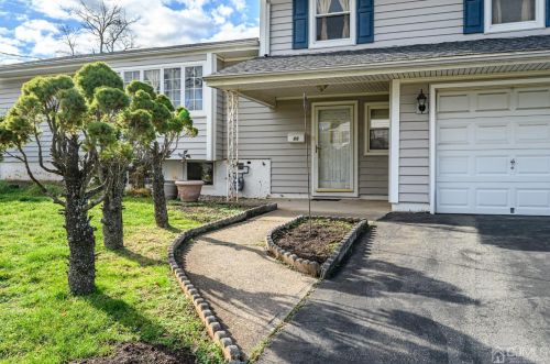 66 Rieder Rd, Edison, NJ 08817-2805