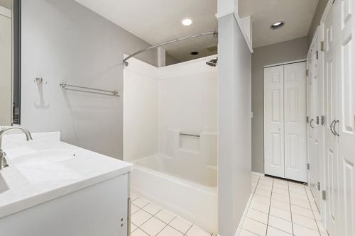 400 Noble St, Pittsburgh PA 15215-2638 exterior