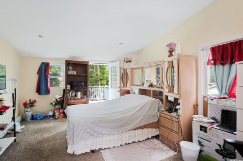 15 Chestnut St, Central Islip, NY 11722-4308