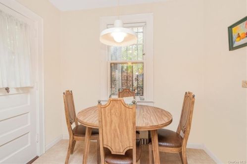 256 260th St, Bronx NY 10471-1822 exterior