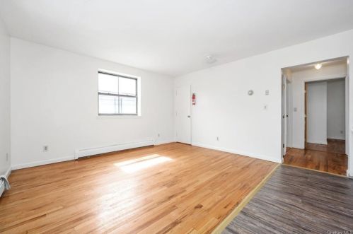 4175 Bronxwood Ave, Bronx NY 10466-4505 exterior