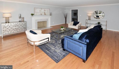 6286 Dunaway Ct, Mc Lean VA  22101-2204 exterior