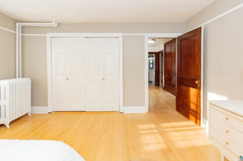 2033 Woodland Ave, Duluth MN 55803-2467 exterior