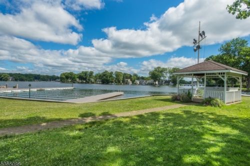 40 Highland Trl, Parsippany NJ 07834-2009 exterior