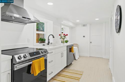 612 Stannage, Berkeley CA 94706-1640 exterior