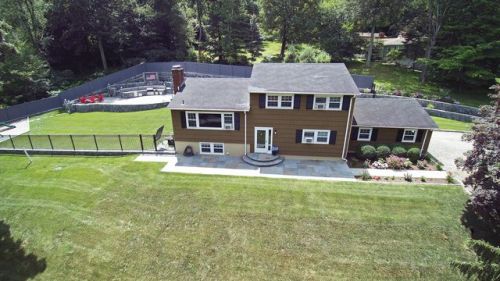 78 Grandview Dr, Ridgefield, CT 06877-3014